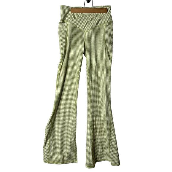 Fabletics PureLuxe Flare Leggings Size Small Plaid Checker Green White - Picture 1 of 4